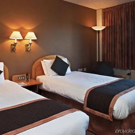 Hotel Copthorne Salford Quays 4*