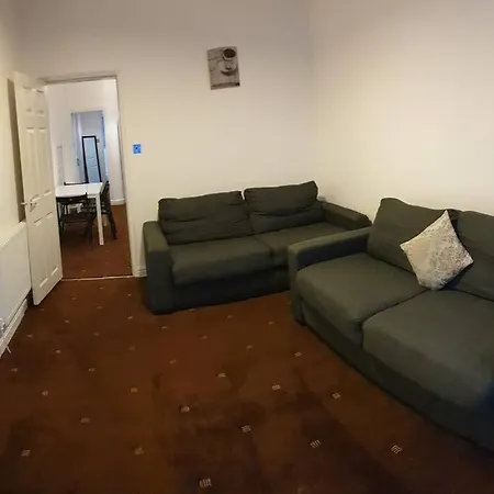 New Modern Place At Claremont Apartment