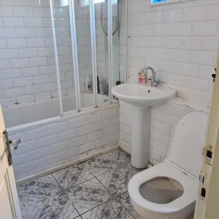 Holiday home Abercarn