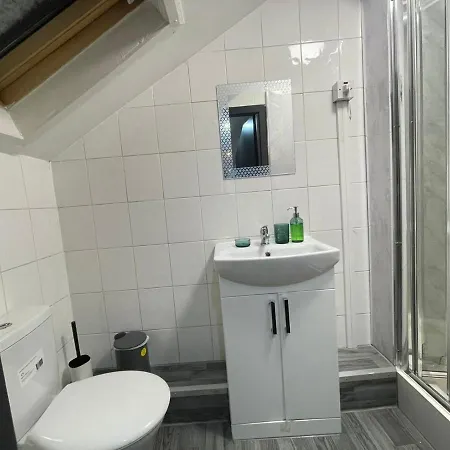 Lovely Party House - Centrally Located Manchester
