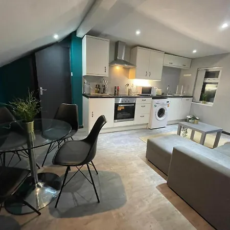 Holiday home Lovely Party House - Centrally Located