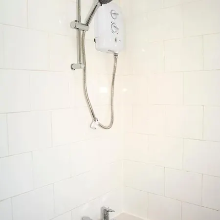 Holiday home Trafford House - Stylish 3-bed With Private Parking Manchester