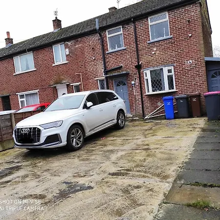 Aylesbury Dwelling 게스트하우스 *