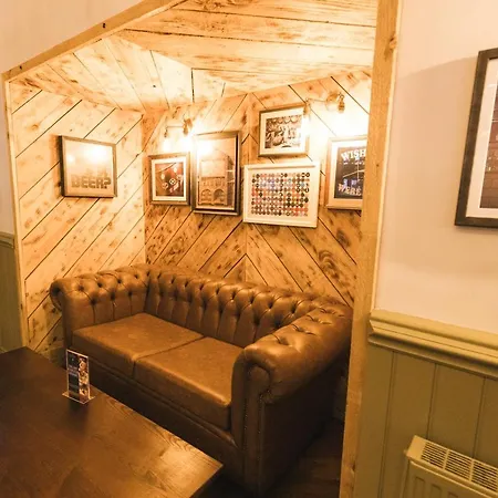 Black Lion Manchester 4*
