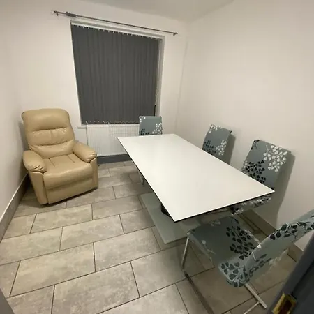 게스트하우스 Aylesbury Dwelling