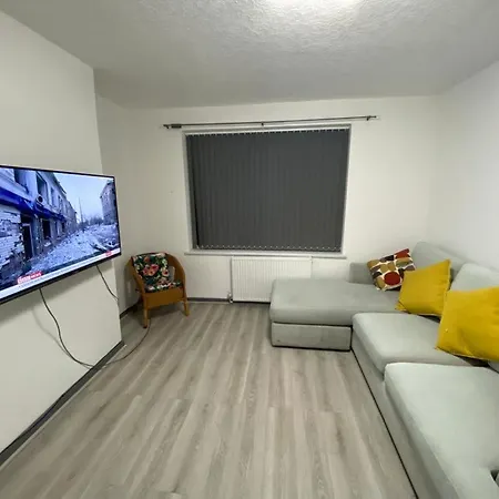 Aylesbury Dwelling 게스트하우스