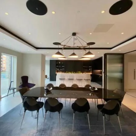 アパート Brand New Luxury Centre 2 Bed Skyline Views