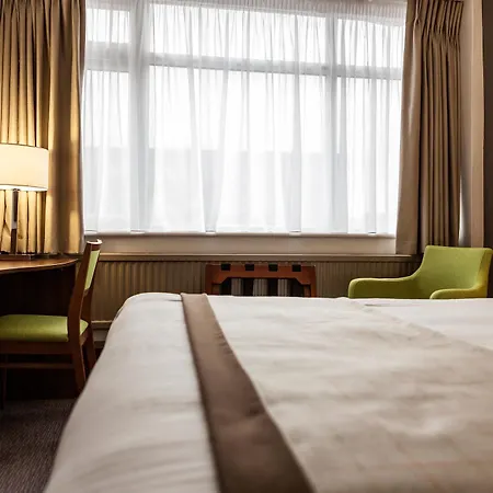 Cresta Court 3* Олтрингем