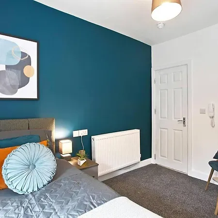 Feriehus Stunning 4-Bed House In Manchester