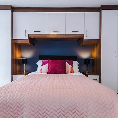 3 Bed Stylish Near The Etihad Stadium 3* マンチェスター