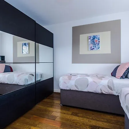 3 Bed Stylish Near The Etihad Stadium 3* マンチェスター