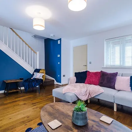 3 Bed Stylish Near The Etihad Stadium 3* マンチェスター