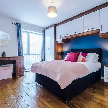 3 Bed Stylish Near The Etihad Stadium ホテル 3*