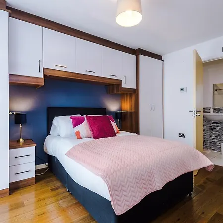 ホテル 3 Bed Stylish Near The Etihad Stadium