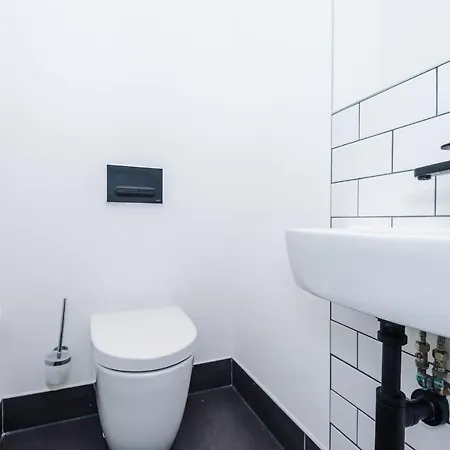 Hilltop Serviced - Piccadilly Appartement *