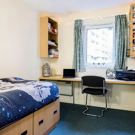 Modern Rooms For Students Only, Manchester - Sk * Manchester
