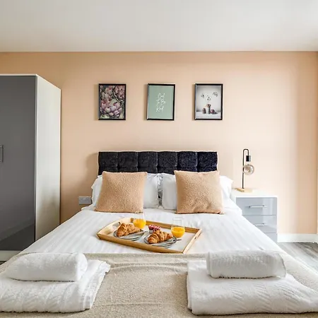 Stunning 2 Bed With Free Parking Close To Cc מנצ'סטר