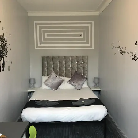 Queens Pensjonat 3*