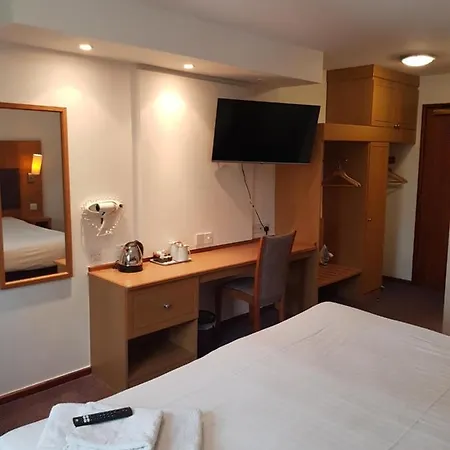 V Manchester Hotel