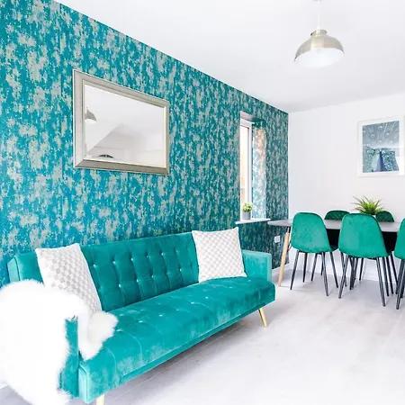 5 Bedroom House Hosted By Mcr Dens Feriehus Manchester