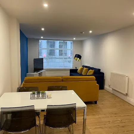 Apartman Luxury 2-bedroom In The Heart Of Centre *