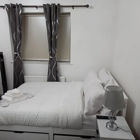 Garswood Road House Accommodatie bij particulieren Manchester