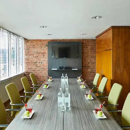 Marriott Victoria & Manchester