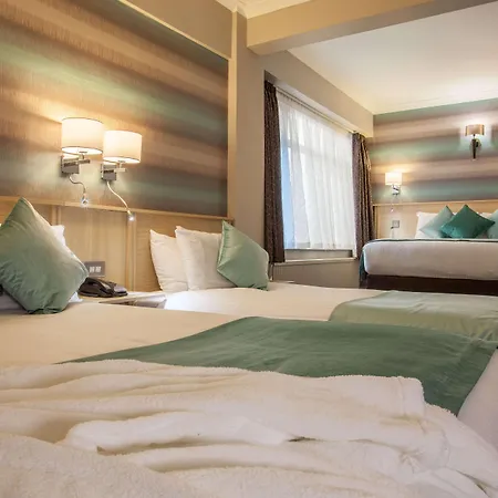 Cresta Court 3*