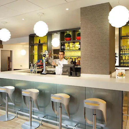 Ibis Centre Princess Street 3*