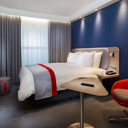 Express - Manchester - Traffordcity By Ihg Hotel 3*