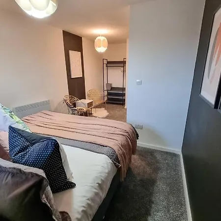Couples Retreat / Workers Paradise + Free Parking * Mánchester