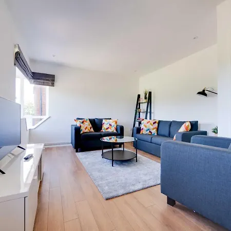 別荘 Pass The Keys Lovely 3 Bedroom Golf Club And Parking マンチェスター