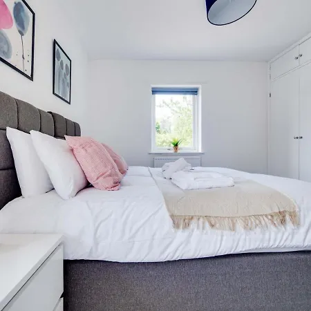 Pass The Keys Lovely 3 Bedroom Golf Club And Parking 別荘