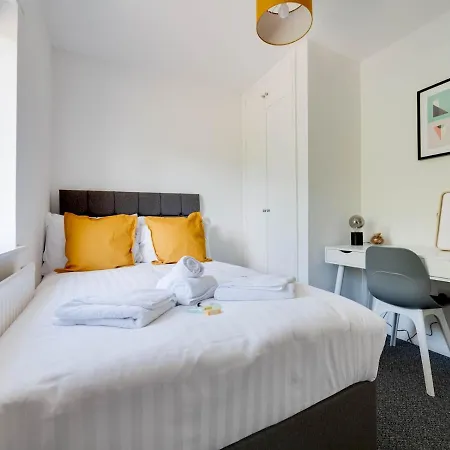 別荘 Pass The Keys Lovely 3 Bedroom Golf Club And Parking マンチェスター