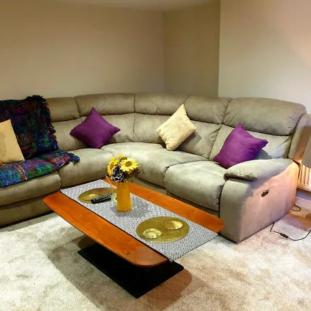 Elegant 2 Bed In *