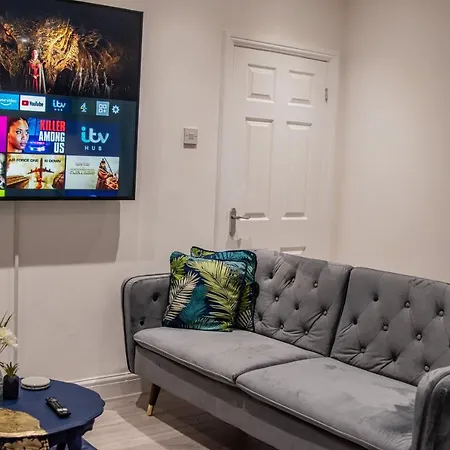 Bv Comfy Spacious 3 Bedroom House At Tatton Street Apartament