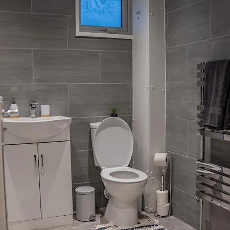 Bv Comfy Spacious 3 Bedroom House At Tatton Street Apartament *