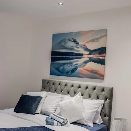 Apartament Bv Comfy Spacious 3 Bedroom House At Tatton Street *