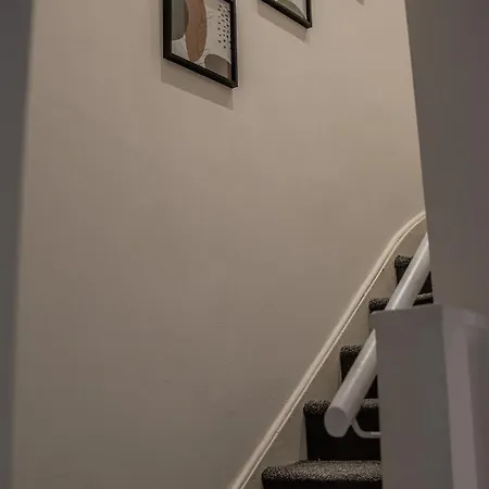 Apartament Bv Comfy Spacious 3 Bedroom House At Tatton Street Manchester