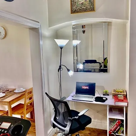 Modern, Spacious And Comfortable 3 Bedroom Home. *