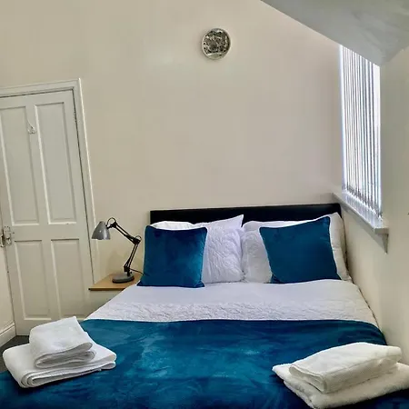 Modern, Spacious And Comfortable 3 Bedroom Home. *