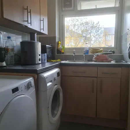 Δωμάτια σε οικογενειακή κατοικία La1 Themed 65 Inch Tv Free Parking Own Fridge With Park View