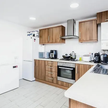 Impeccable House In England בית נופש *