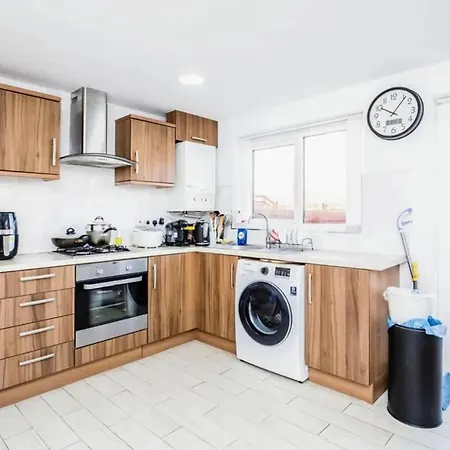 Impeccable House In England מנצ'סטר