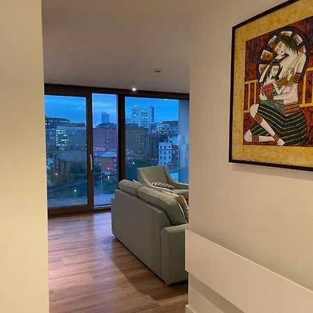 Entire 2 Bed Apmt With Balcony Ancoats Apartment