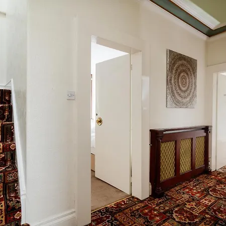 Dom wakacyjny Beautiful 'mayfield' With Private Pool!