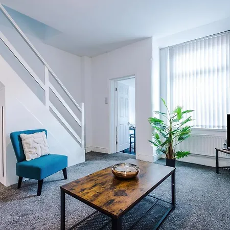 Three Bedroom With Free Parking *