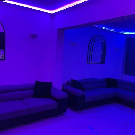 Short Stopzzz & Indoor Hot Tub Апартаменты Манчестер