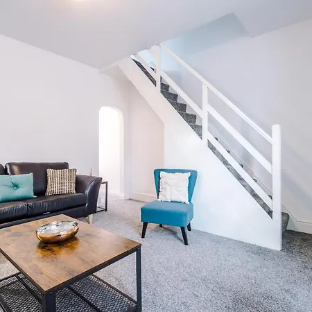 Three Bedroom With Free Parking Holiday home