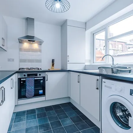 Holiday home Three Bedroom With Free Parking